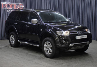 Подержанный автомобиль Mitsubishi Pajero Sport 2014 года (3 фото)