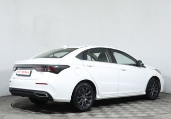 Подержанный автомобиль Omoda S5 2024 года (5 фото)