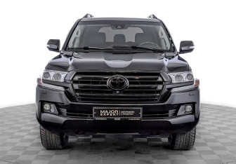 Подержанный автомобиль Toyota Land Cruiser Suv 2019 года (2 фото)