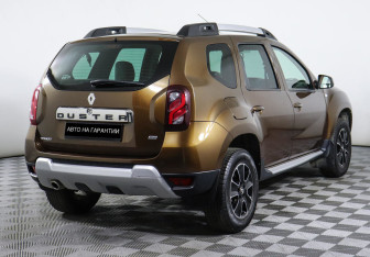 Подержанный автомобиль Renault Duster 2016 года (3 фото)