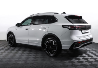 Подержанный автомобиль Volkswagen Tiguan 2024 года (7 фото)