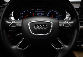 Подержанный автомобиль Audi A6 Sedan 2018 года (10 фото)
