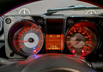 Подержанный автомобиль Suzuki Jimny 2021 года (16 фото)