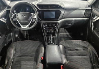 Подержанный автомобиль Chery Tiggo 3 2017 года (11 фото)