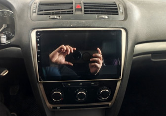 Подержанный автомобиль Skoda Octavia Liftback 2013 года (13 фото)