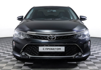 Подержанный автомобиль Toyota Camry Sedan 2018 года (2 фото)