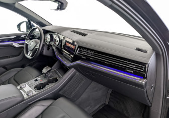 Подержанный автомобиль Volkswagen Touareg 2019 года (11 фото)