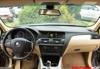 Подержанный автомобиль BMW X3 2012 года (10 фото)