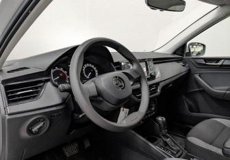 Подержанный автомобиль Skoda Rapid Liftback 2022 года (15 фото)