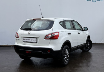 Подержанный автомобиль Nissan Qashqai 2013 года (5 фото)