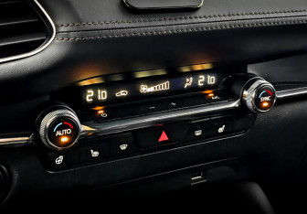 Подержанный автомобиль Mazda 3 Hatchback 2019 года (27 фото)