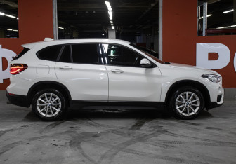 Подержанный автомобиль BMW X1 2018 года (4 фото)