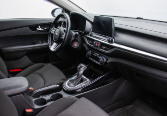 Подержанный автомобиль Kia Cerato Sedan 2020 года (10 фото)