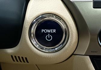 Подержанный автомобиль Lexus ES 2014 года (18 фото)