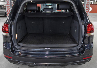Подержанный автомобиль Volkswagen Touareg 2009 года (9 фото)