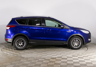Подержанный автомобиль Ford Kuga 2015 года (4 фото)