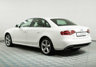 Подержанный автомобиль Audi A4 Sedan 2011 года (7 фото)