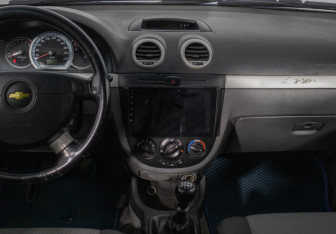 Подержанный автомобиль Chevrolet Lacetti Wagon 2008 года (14 фото)