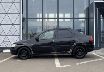 Подержанный автомобиль Renault Logan Sedan 2012 года (8 фото)