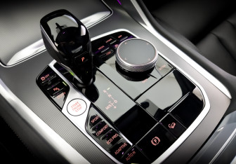 Подержанный автомобиль BMW X6 2021 года (29 фото)