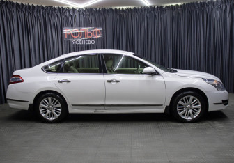 Подержанный автомобиль Nissan Teana 2012 года (4 фото)