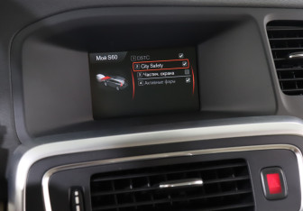 Подержанный автомобиль Volvo S60 2011 года (20 фото)