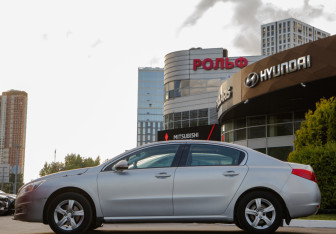 Подержанный автомобиль Peugeot 508 Sedan 2012 года (6 фото)