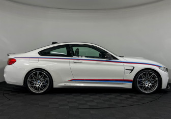 Подержанный автомобиль BMW M4 Coupe 2016 года (6 фото)