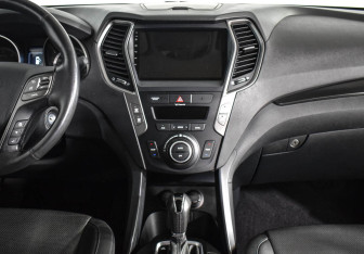 Подержанный автомобиль Hyundai Santa Fe 2015 года (6 фото)