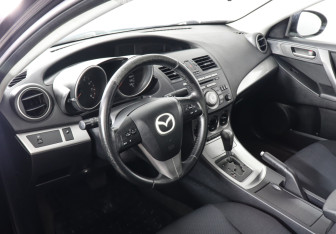 Подержанный автомобиль Mazda 3 Sedan 2011 года (5 фото)