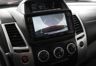 Подержанный автомобиль Mitsubishi Pajero Sport 2014 года (9 фото)