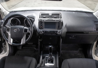Подержанный автомобиль Toyota Land Cruiser Prado 2017 года (14 фото)