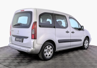 Подержанный автомобиль Peugeot Partner 2021 года (5 фото)