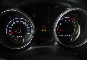 Подержанный автомобиль Mitsubishi Pajero 2014 года (11 фото)