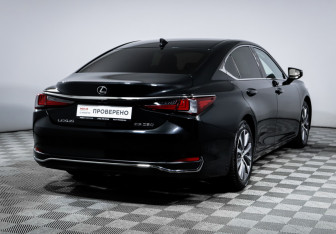Подержанный автомобиль Lexus ES 2019 года (5 фото)