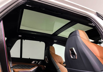 Подержанный автомобиль BMW X5 M 2024 года (17 фото)