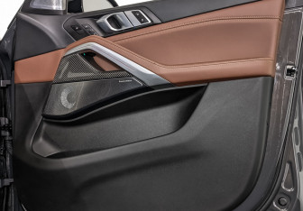 Подержанный автомобиль BMW X6 2023 года (25 фото)