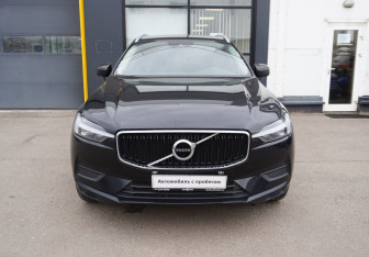 Подержанный автомобиль Volvo XC60 2021 года (2 фото)