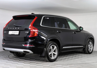 Подержанный автомобиль Volvo XC90 2015 года (5 фото)