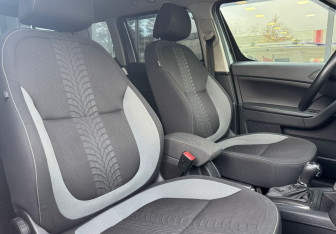 Подержанный автомобиль Skoda Yeti 2015 года (10 фото)