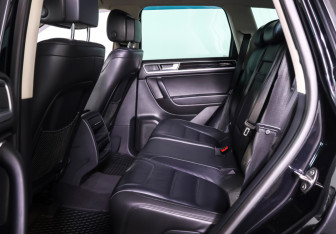 Подержанный автомобиль Volkswagen Touareg 2016 года (11 фото)