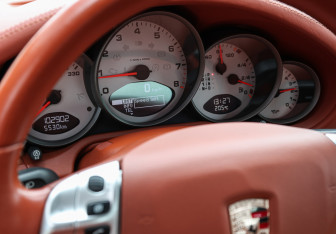 Подержанный автомобиль Porsche 911 Convertible 2007 года (15 фото)