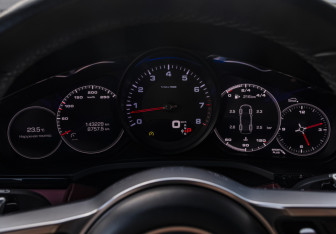 Подержанный автомобиль Porsche Cayenne 2019 года (12 фото)
