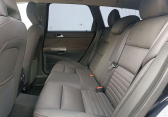 Подержанный автомобиль Volvo V50 2006 года (11 фото)