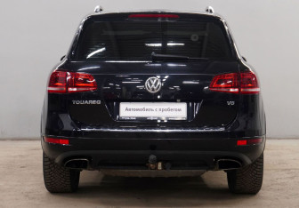 Подержанный автомобиль Volkswagen Touareg 2012 года (7 фото)
