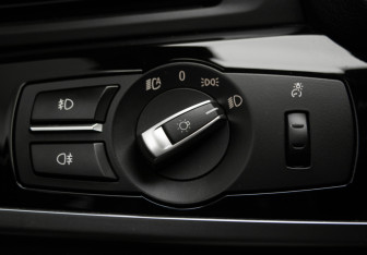 Подержанный автомобиль BMW X4 2015 года (14 фото)