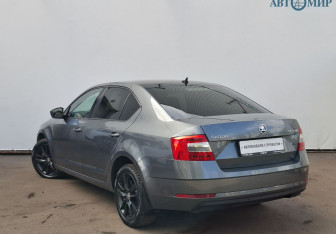 Подержанный автомобиль Skoda Octavia Liftback 2018 года (7 фото)