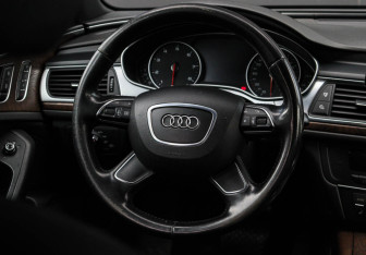 Подержанный автомобиль Audi A6 Sedan 2012 года (12 фото)