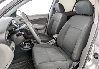 Подержанный автомобиль Nissan Almera Classic 2009 года (20 фото)