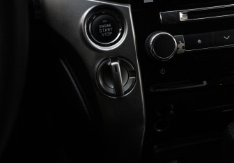 Подержанный автомобиль Toyota Land Cruiser Suv 2012 года (26 фото)